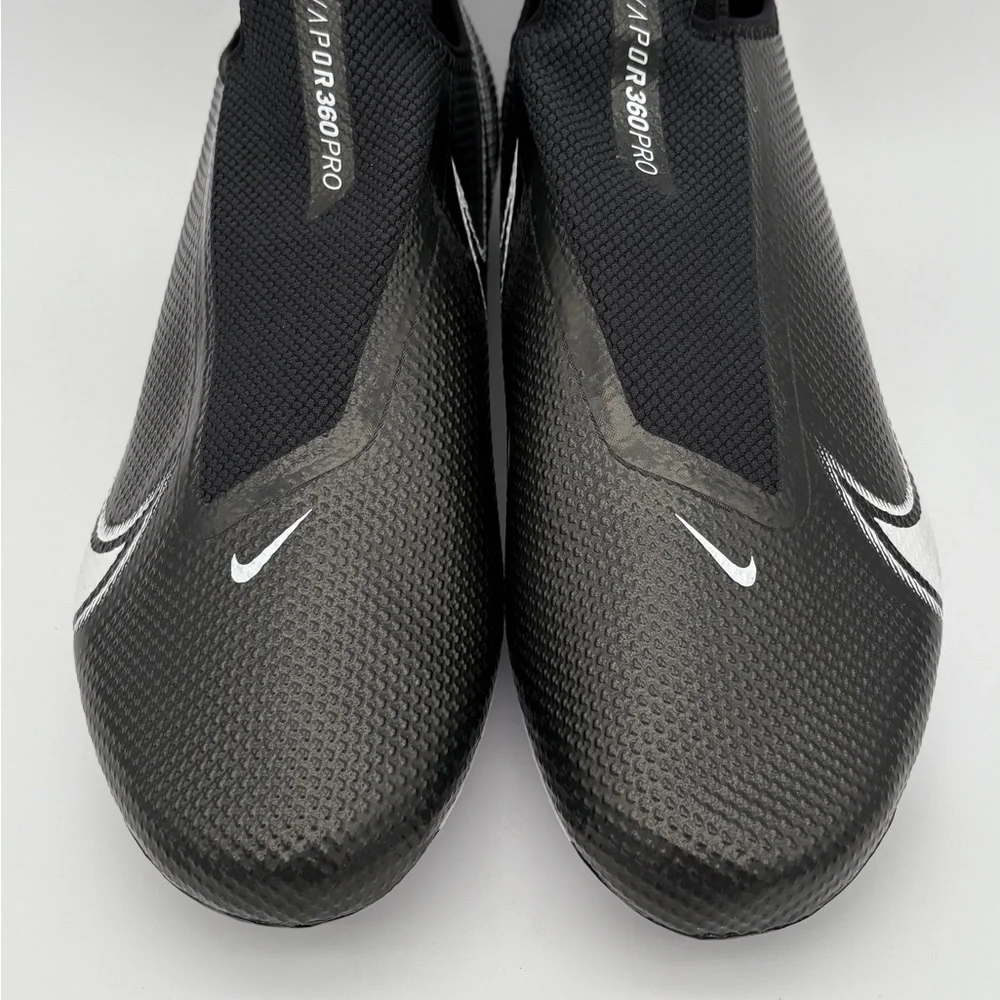 NWOT Men's Size 12 Black And White Nike Vapor Edge Pro 360 WD Football Cleats - Picture 13 of 14